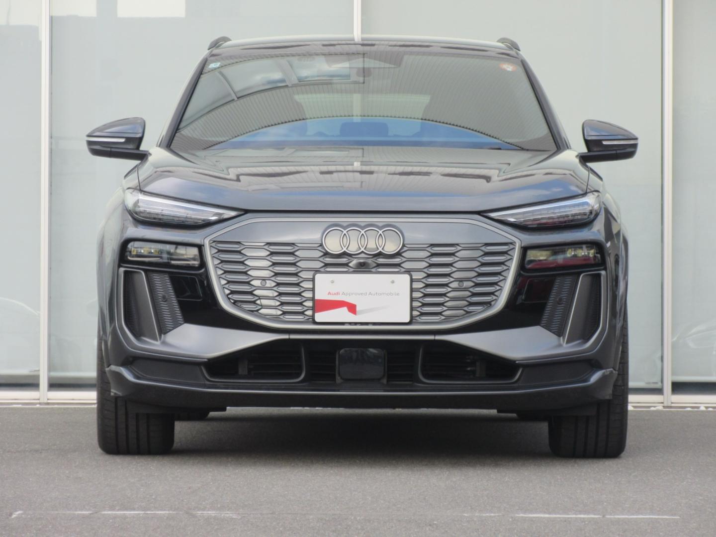 Audi Q6 SUV e-tron quattro advanced for more details contact your dealer