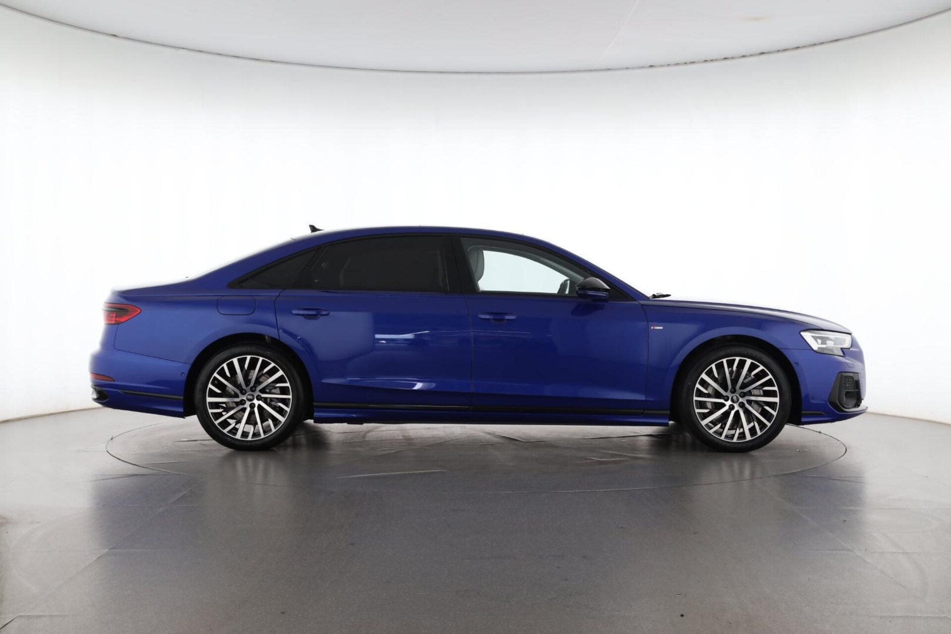 Audi A8 L TFSI e