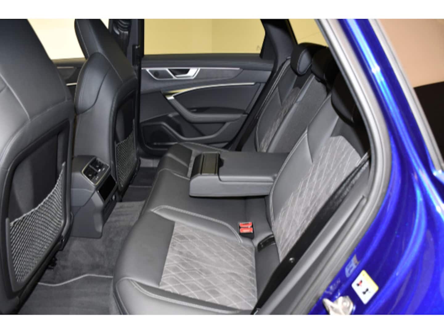 Bild über Audi S6 Avant TDI quattro tiptronic - für weitere Informationen kontaktieren Sie den Audi Partner