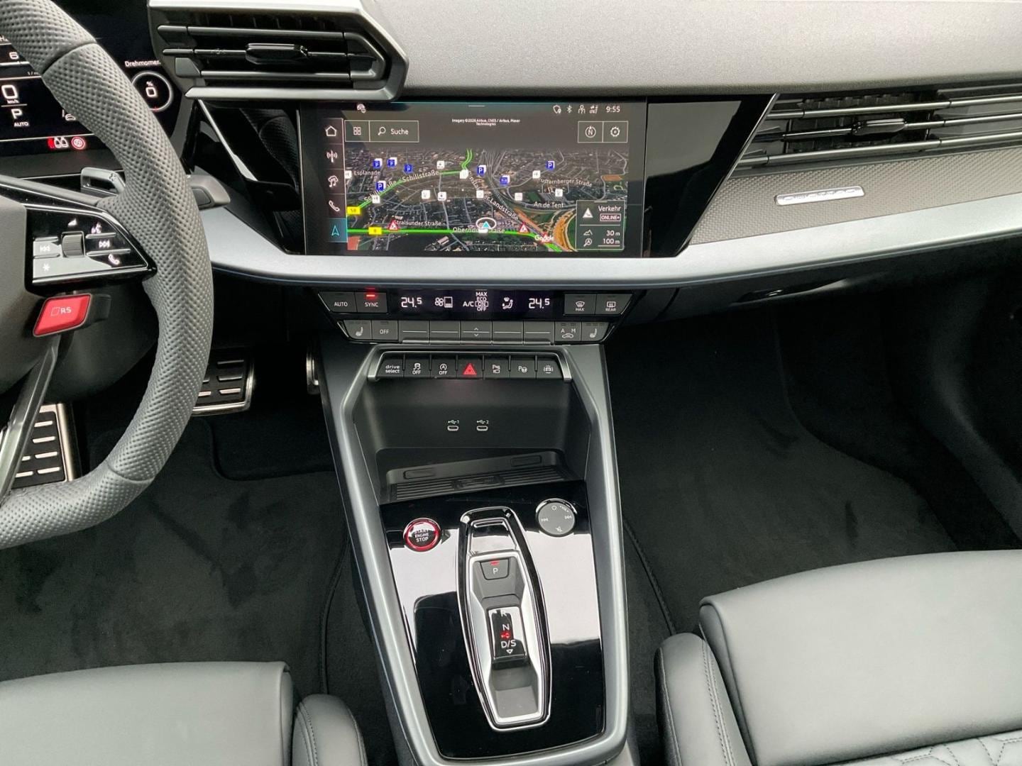 Bild über Audi RS 3 Limousine TFSI quattro 294 kW S tronic - für weitere Informationen kontaktieren Sie den Audi Partner