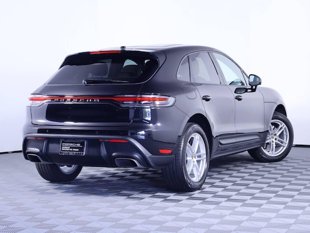 2026 Porsche Macan T - Photo 7