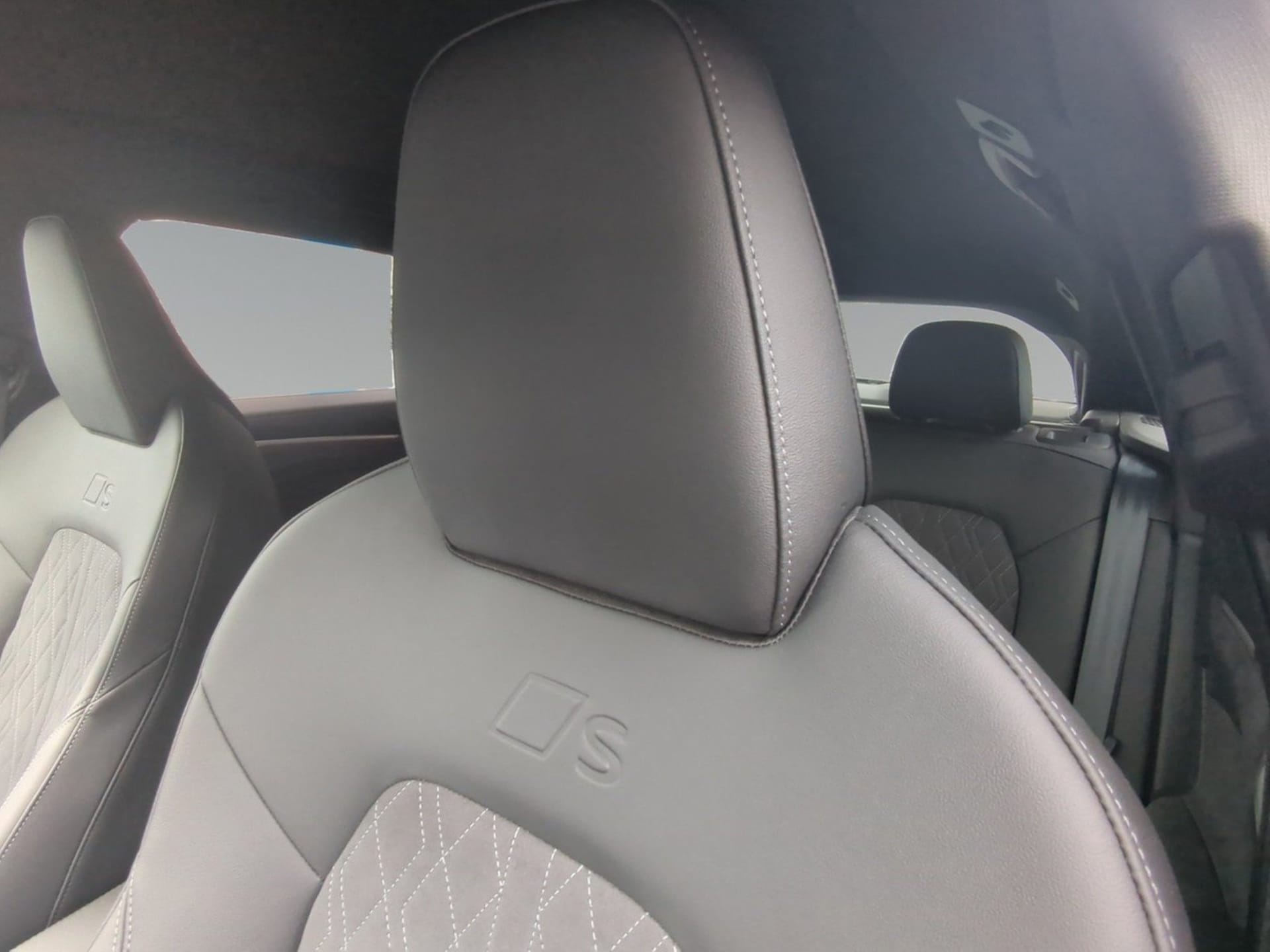 Audi A6 Avant edition one