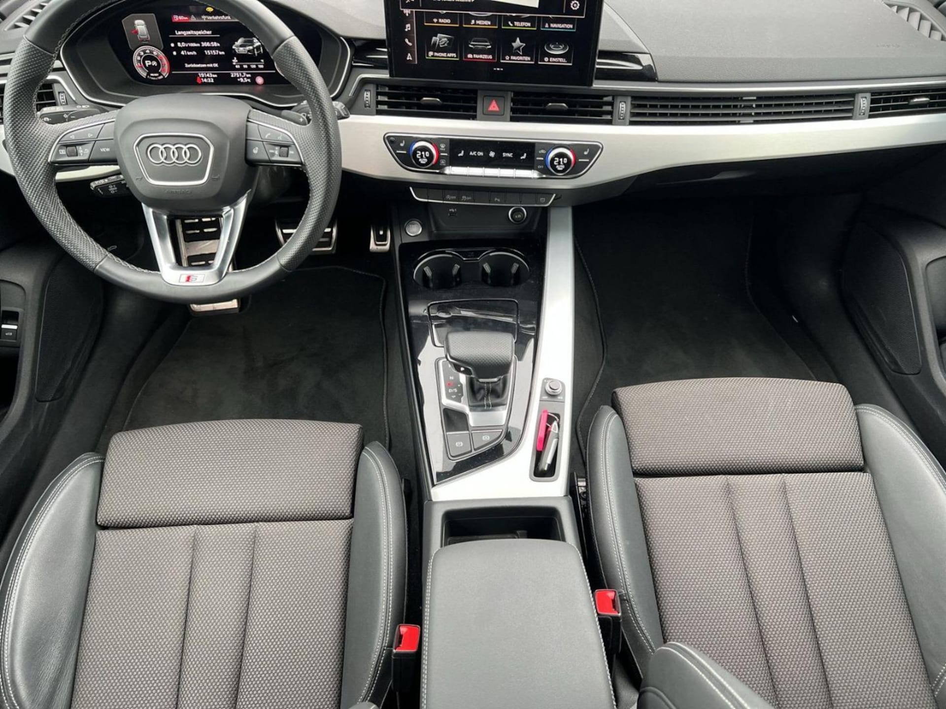 Audi A4 Avant S line