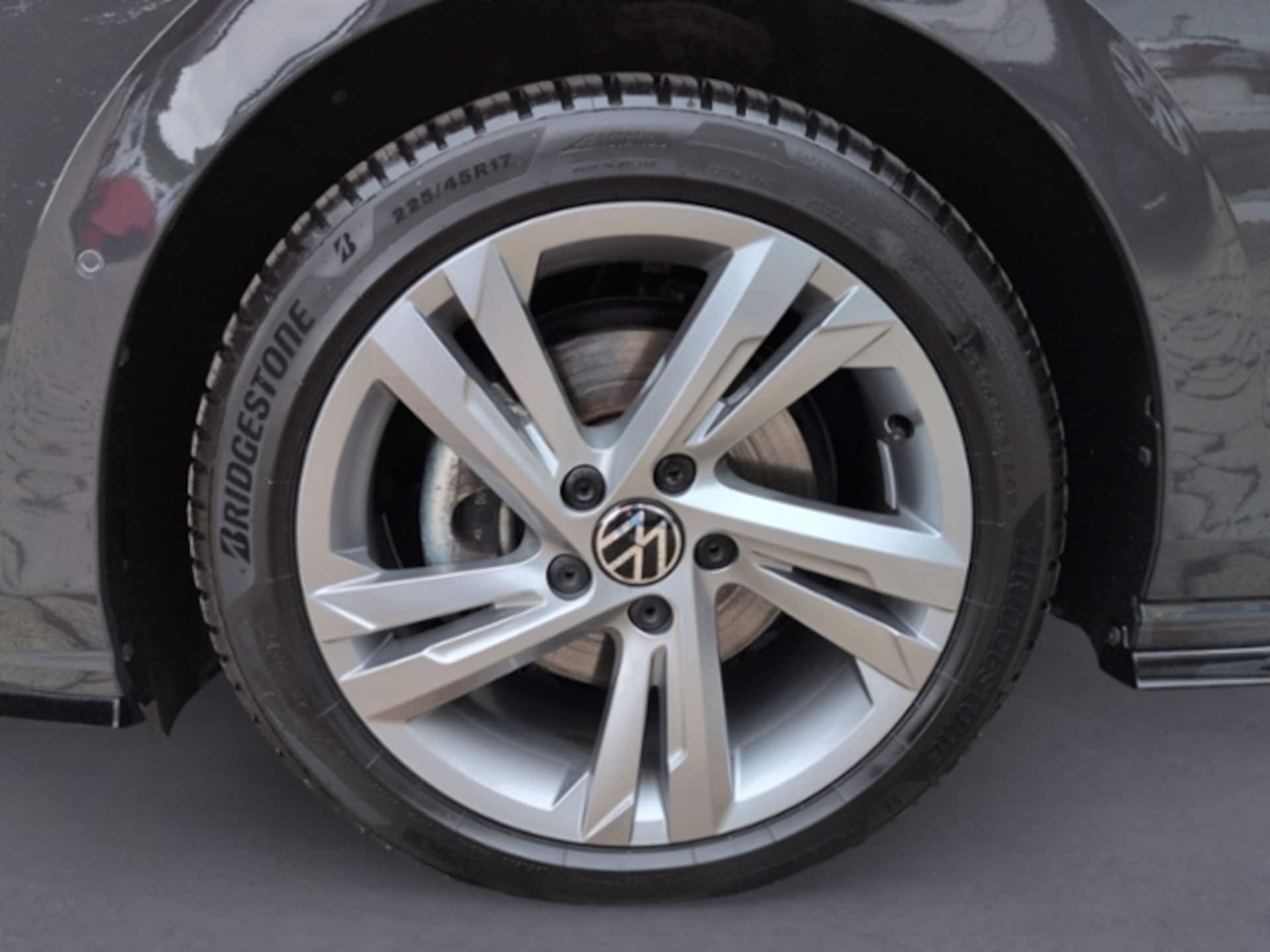 Volkswagen Golf Variant R-Line