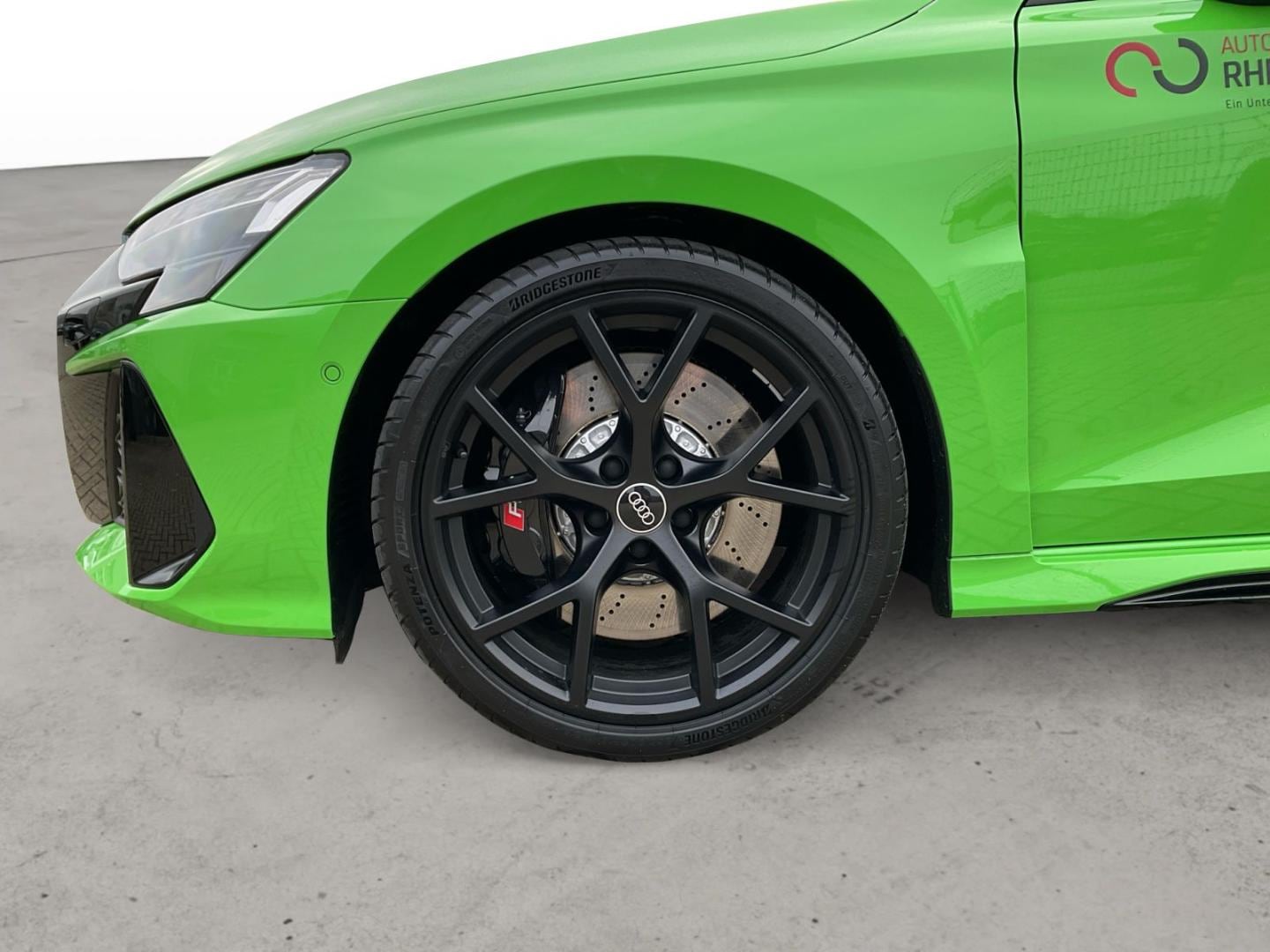 Bild über Audi RS 3 Limousine TFSI quattro 294 kW S tronic - für weitere Informationen kontaktieren Sie den Audi Partner