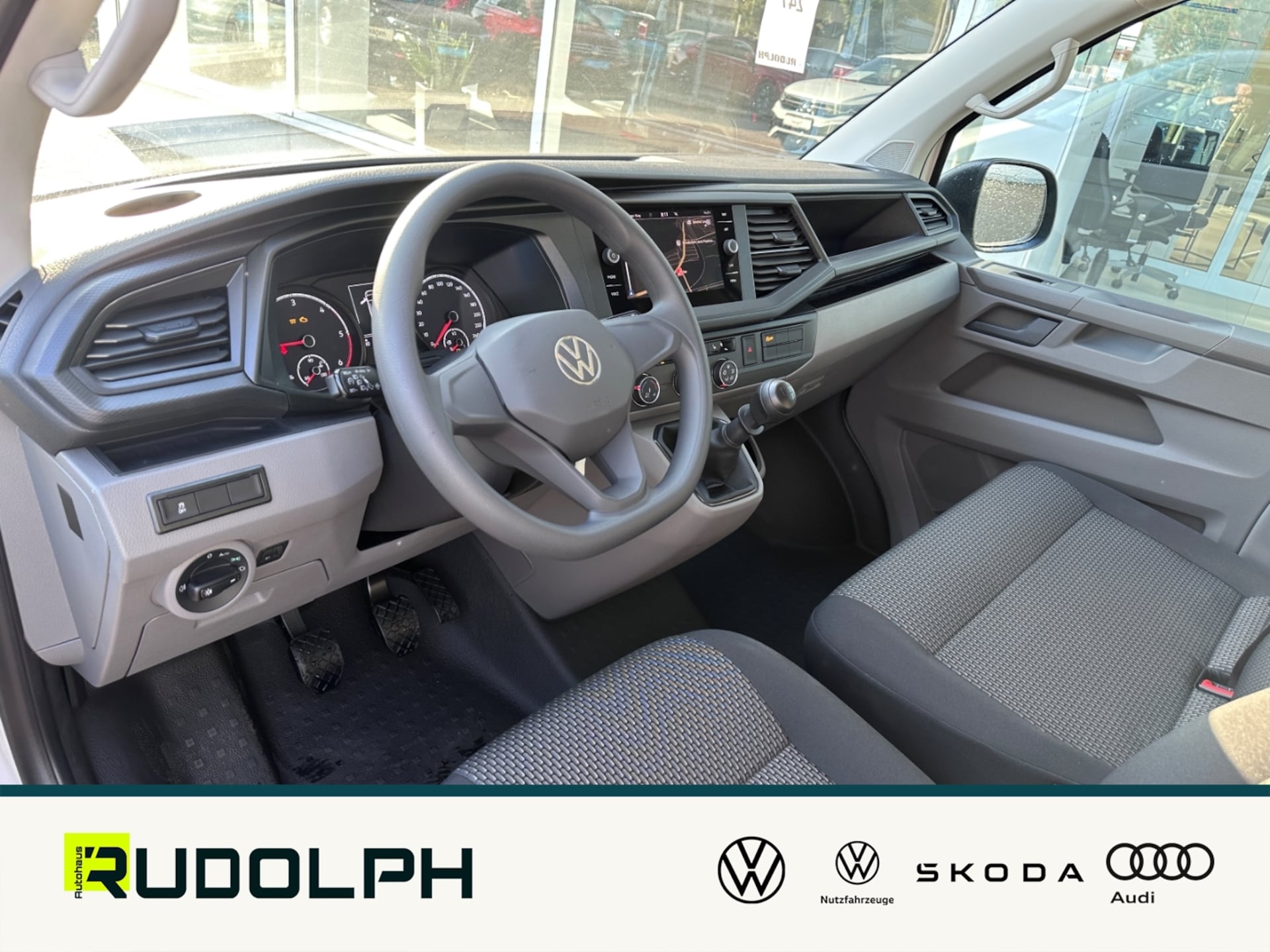 Volkswagen T6.1 Transporter Kombi langer Radstand
