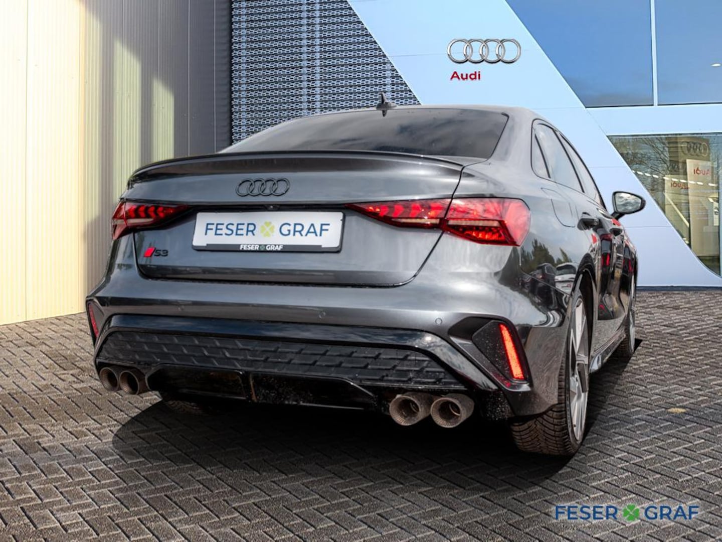 Bild über Audi S3 Limousine TFSI quattro S tronic - für weitere Informationen kontaktieren Sie den Audi Partner