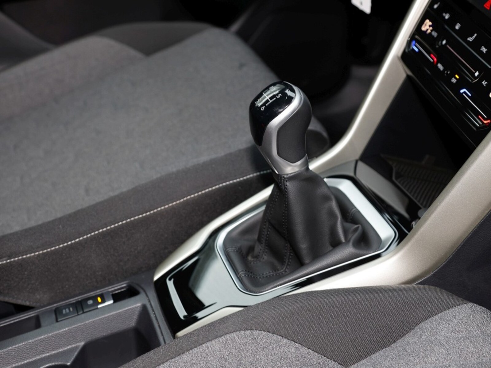 Volkswagen T-Roc – Bild 9