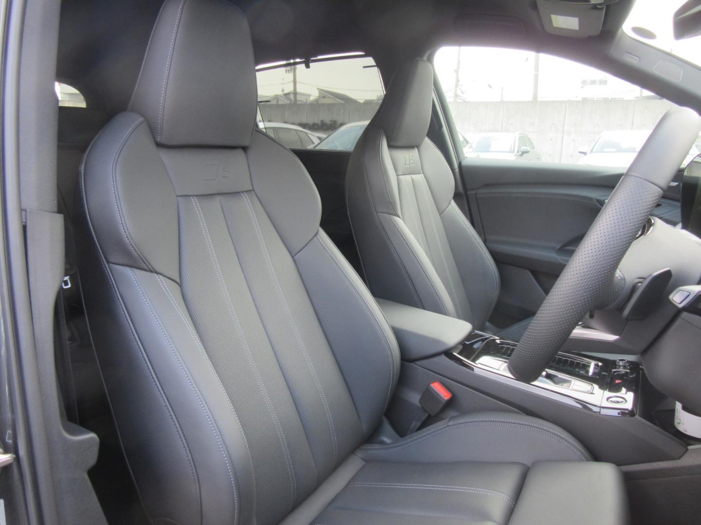 Audi Q6 SUV e-tron quattro advanced for more details contact your dealer