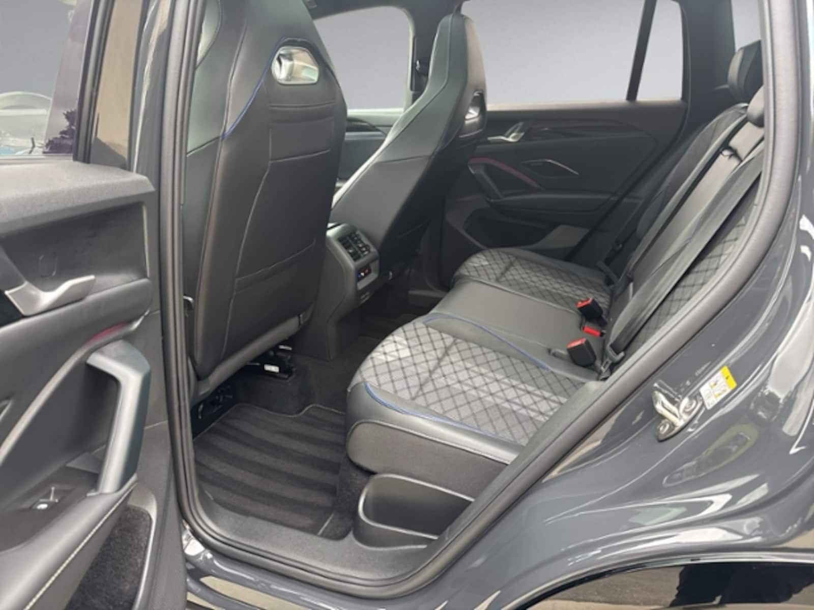 Volkswagen Tiguan – Bild 10