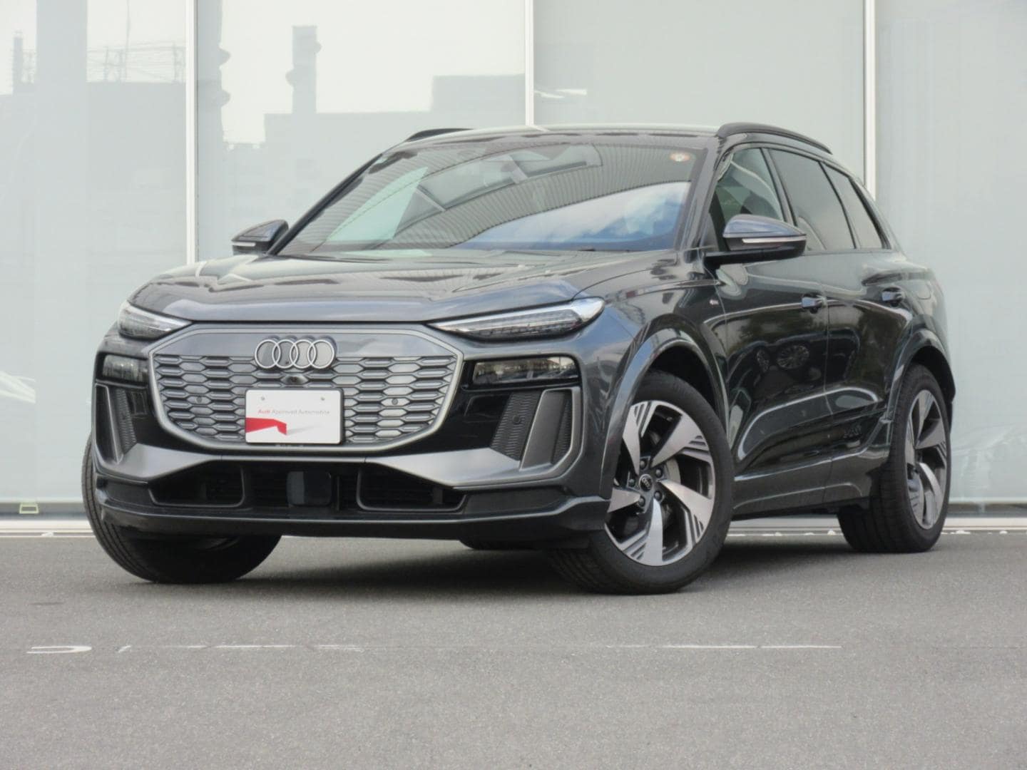 Audi Q6 SUV e-tron quattro advanced for more details contact your dealer