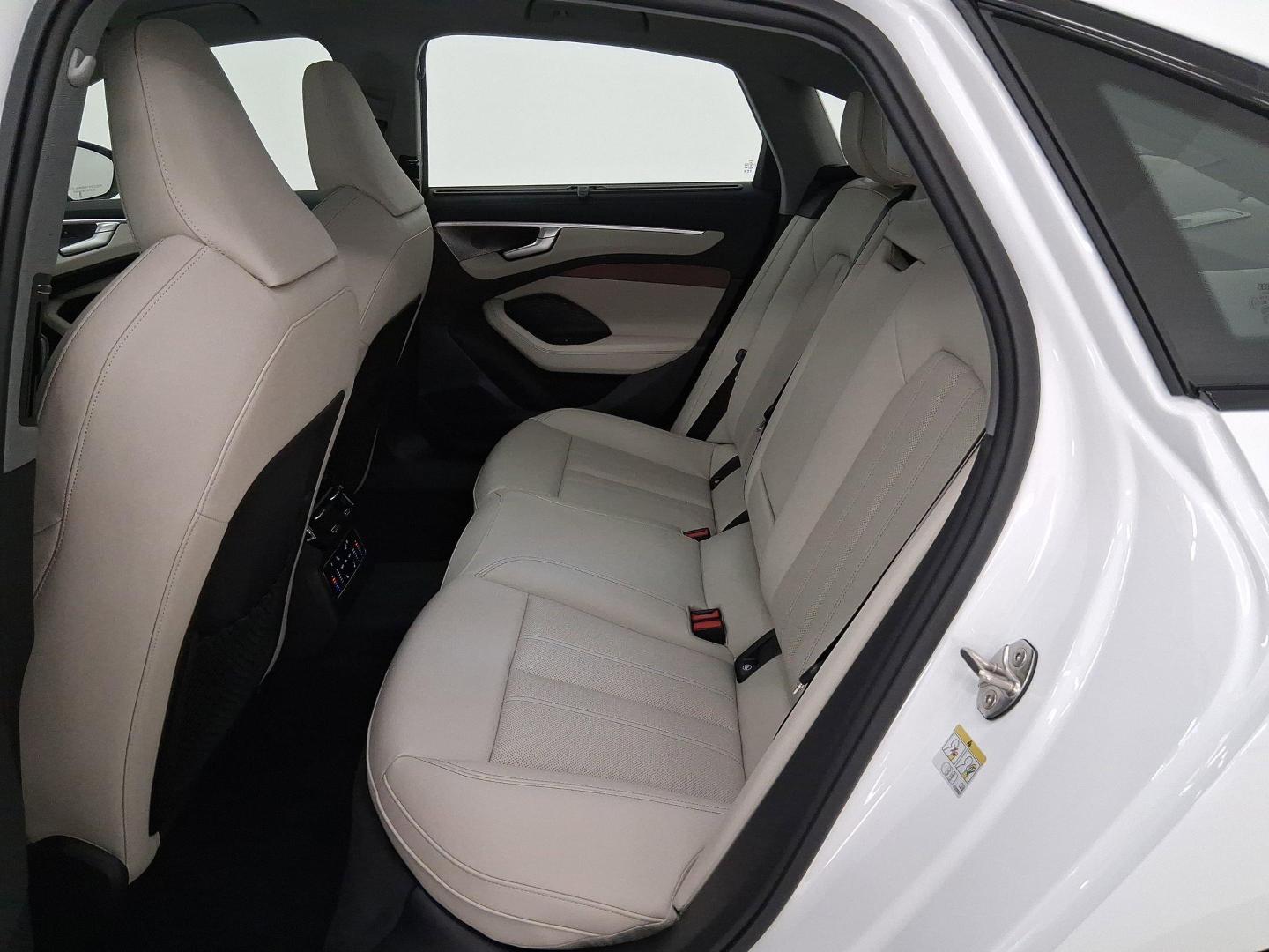 2026 Audi A6 Premium Plus - Photo 13
