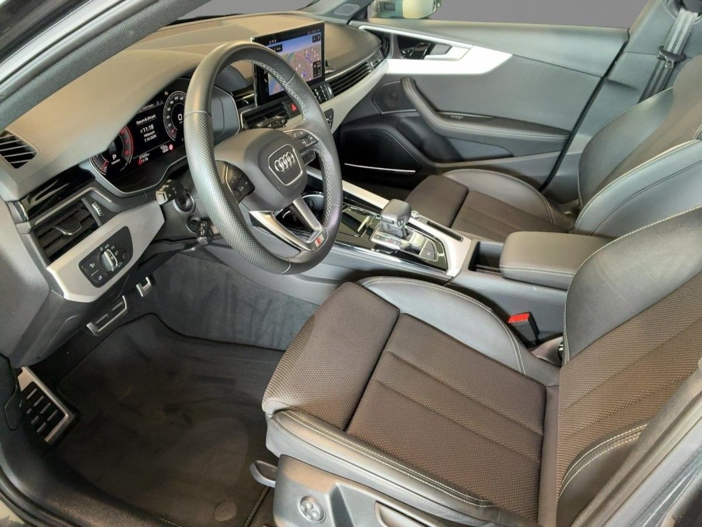 Bild über Audi A4 Avant S line 40 TFSI S tronic - für weitere Informationen kontaktieren Sie den Audi Partner