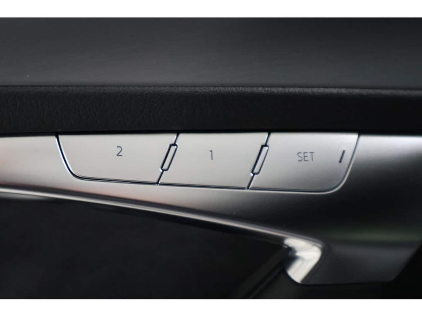 Bild über Audi S6 Avant TDI quattro tiptronic - für weitere Informationen kontaktieren Sie den Audi Partner