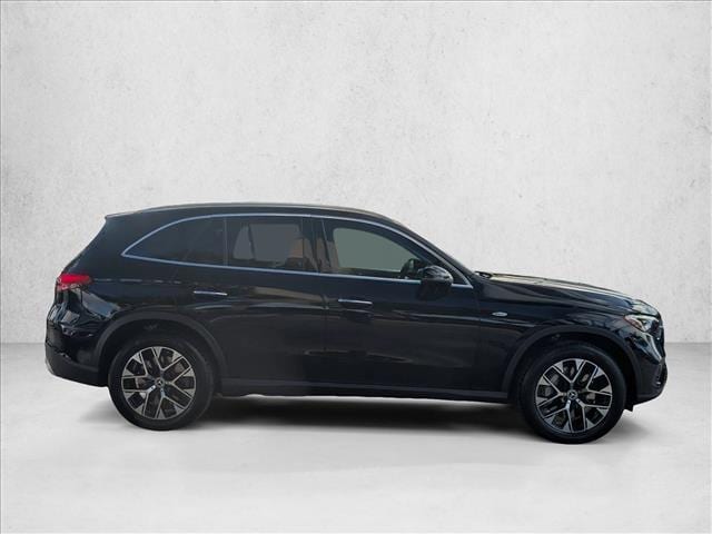 2025 Mercedes-Benz GLC
