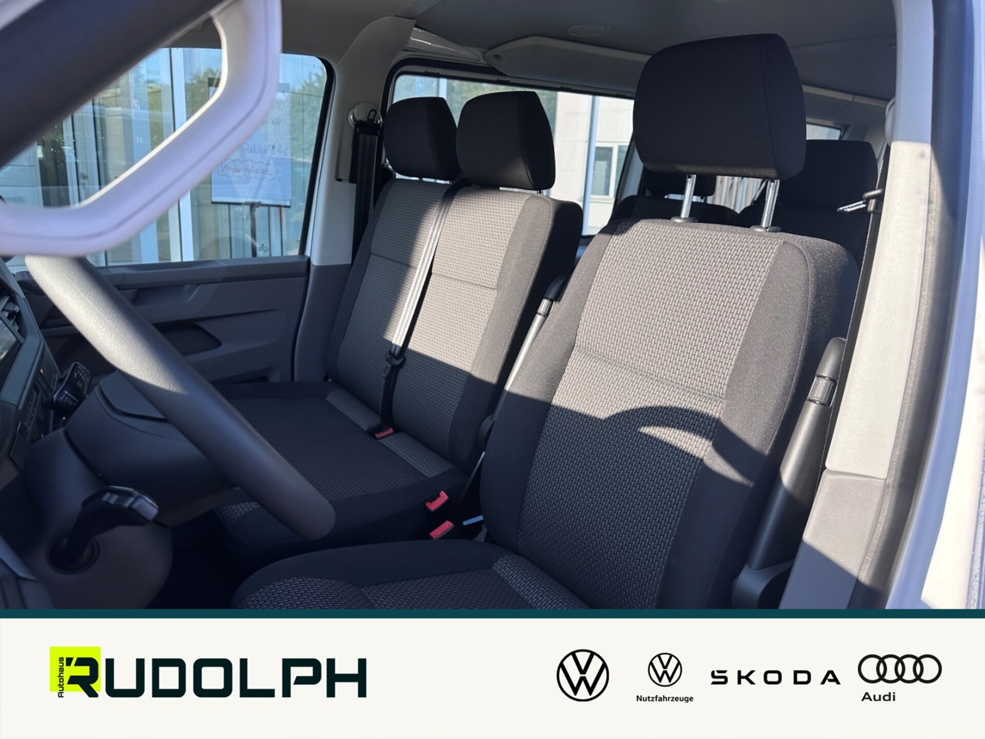 Volkswagen T6.1 Transporter Kombi langer Radstand