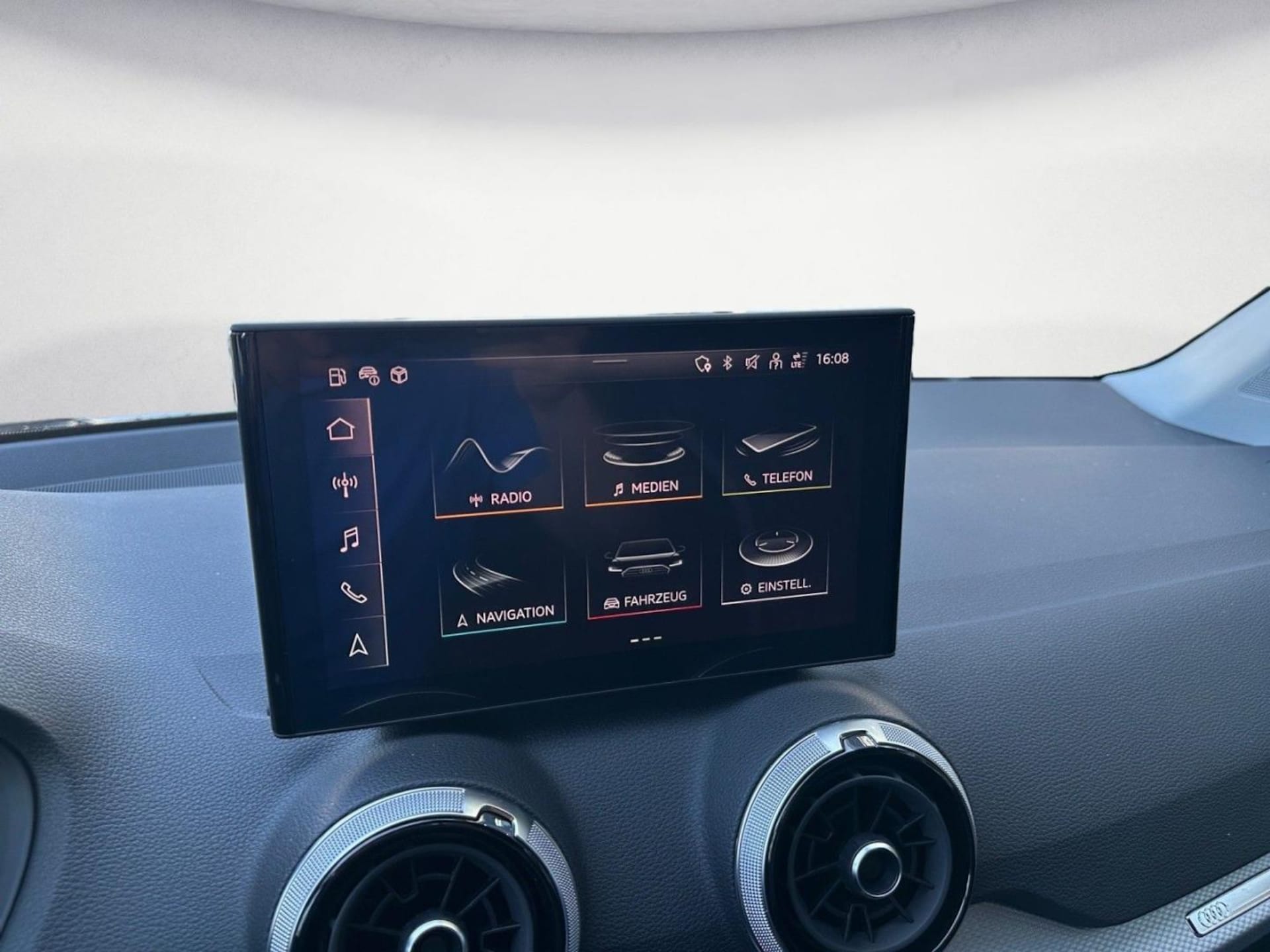 Audi Q2 S line