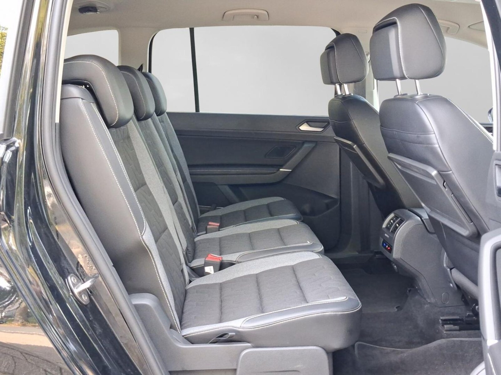 Volkswagen Touran – Bild 5