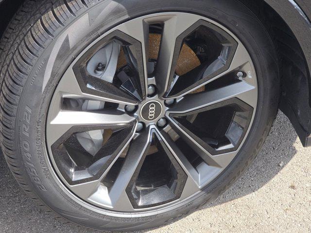 2026 Audi Q7 Premium Plus - Photo 14