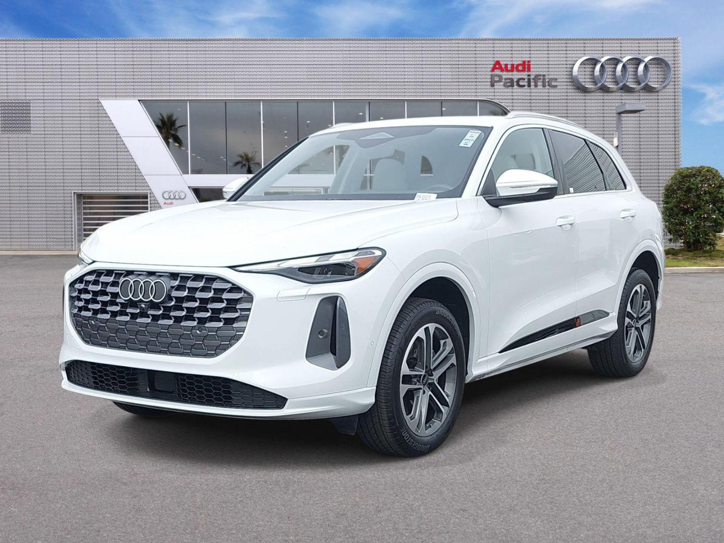 2025 Audi Q5 40 Premium's photo