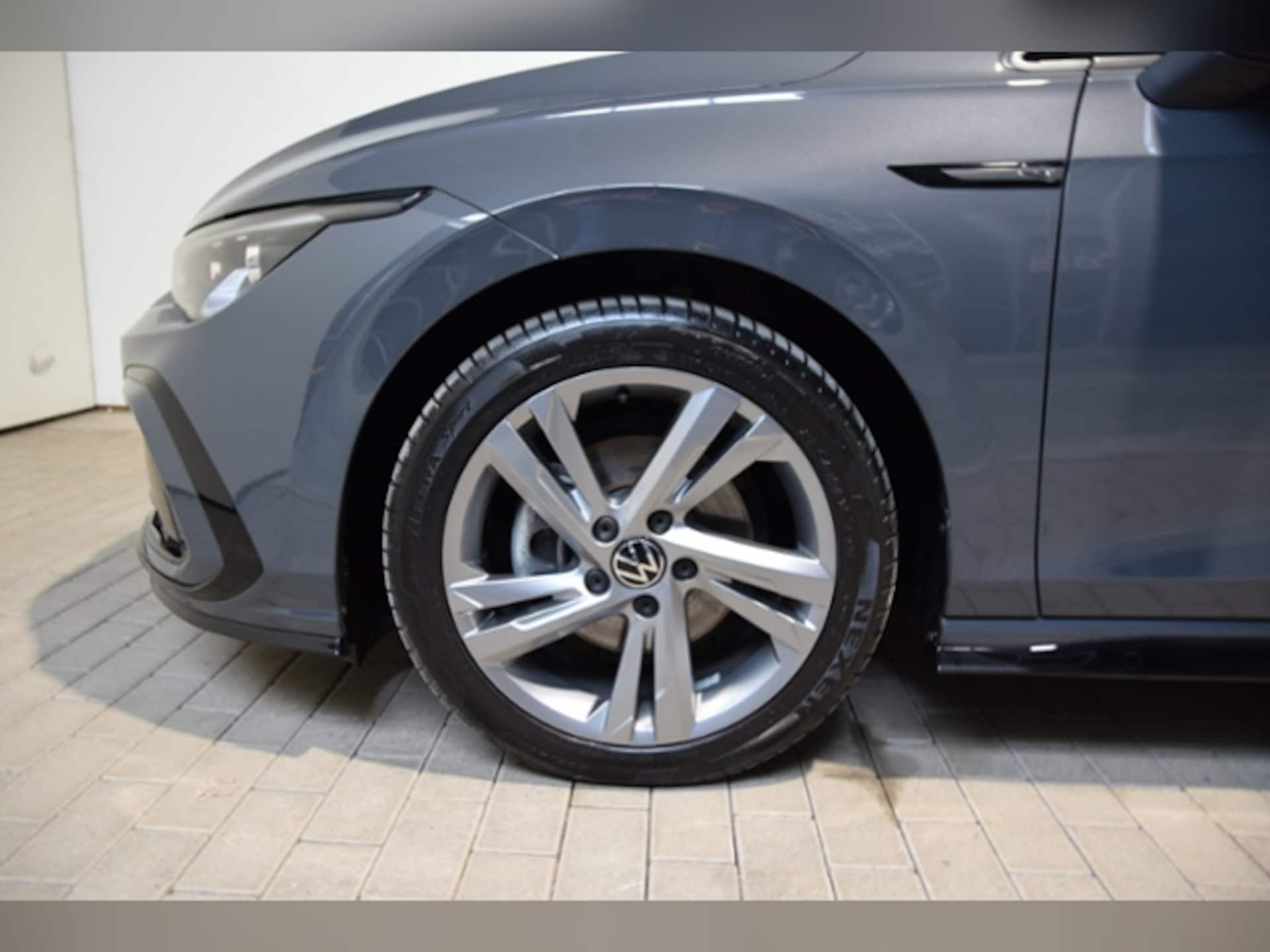 Volkswagen Golf R-Line