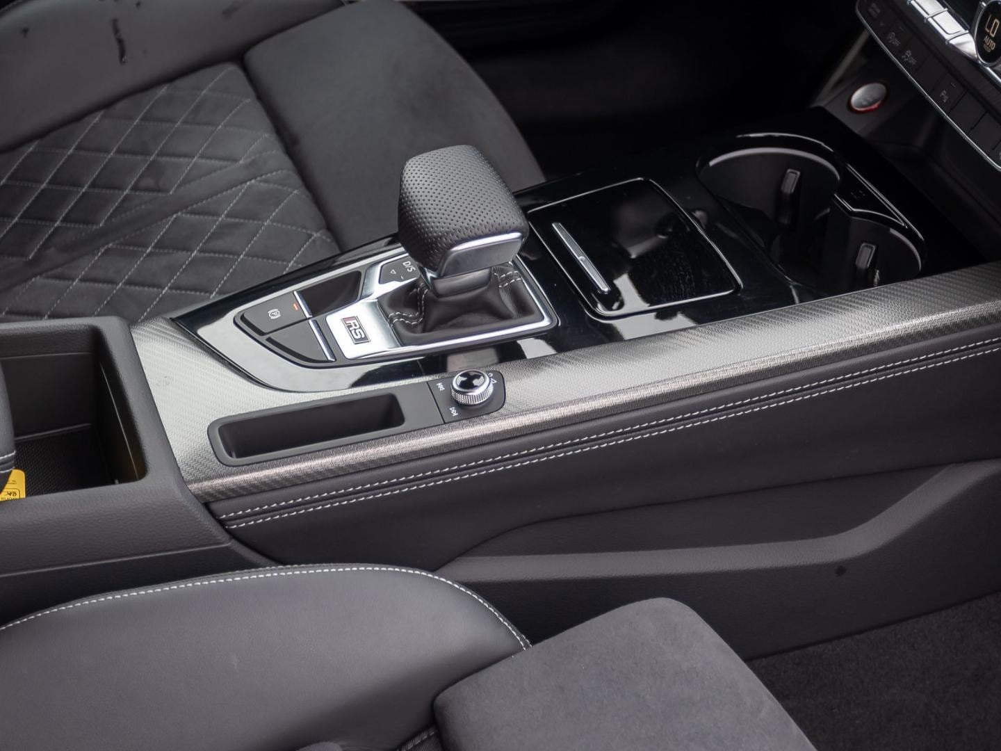 Bild über Audi RS 4 Avant TFSI quattro tiptronic - für weitere Informationen kontaktieren Sie den Audi Partner