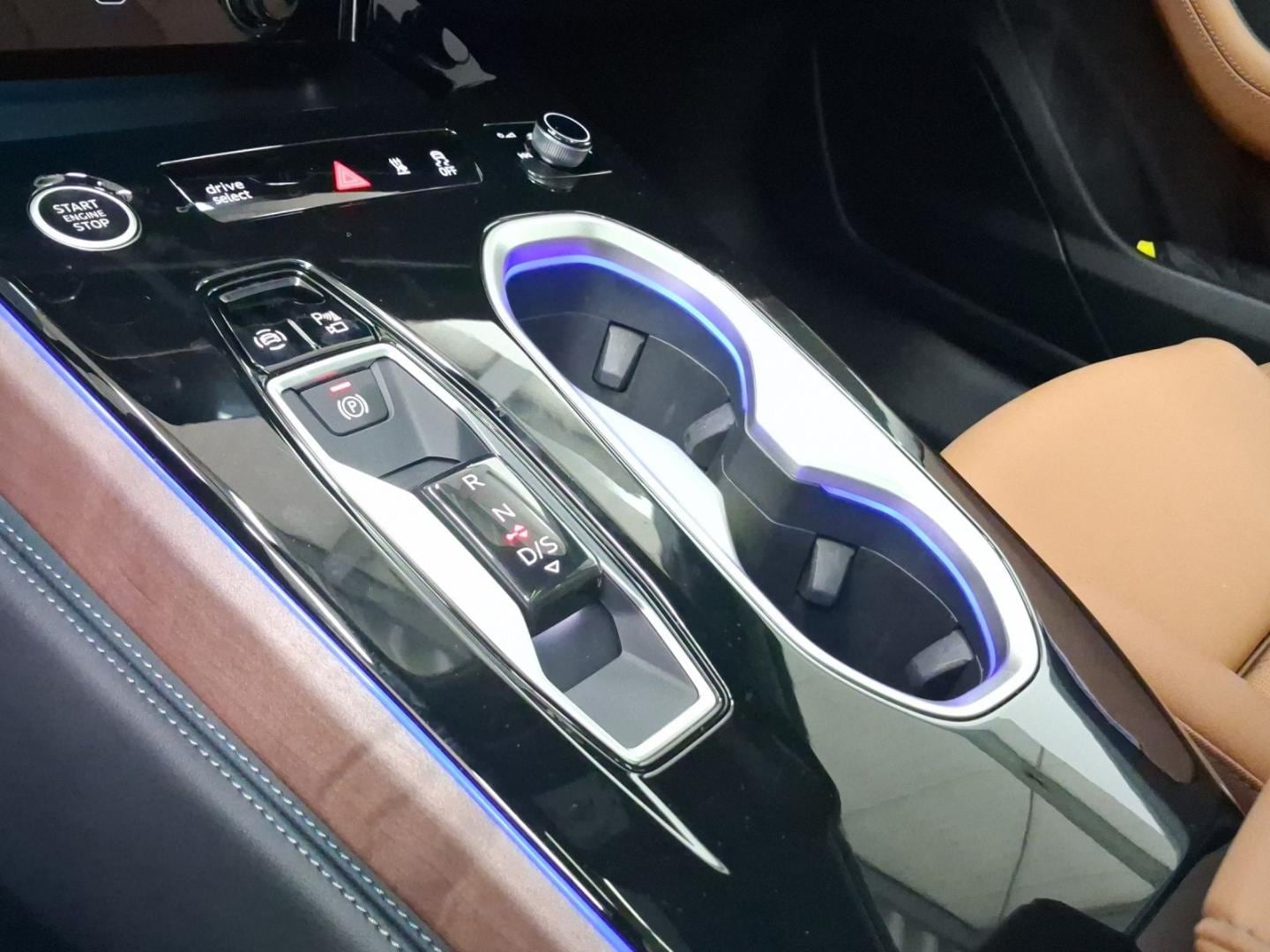 Bild über Audi A6 Avant TFSI quattro 270 kW S tronic - für weitere Informationen kontaktieren Sie den Audi Partner