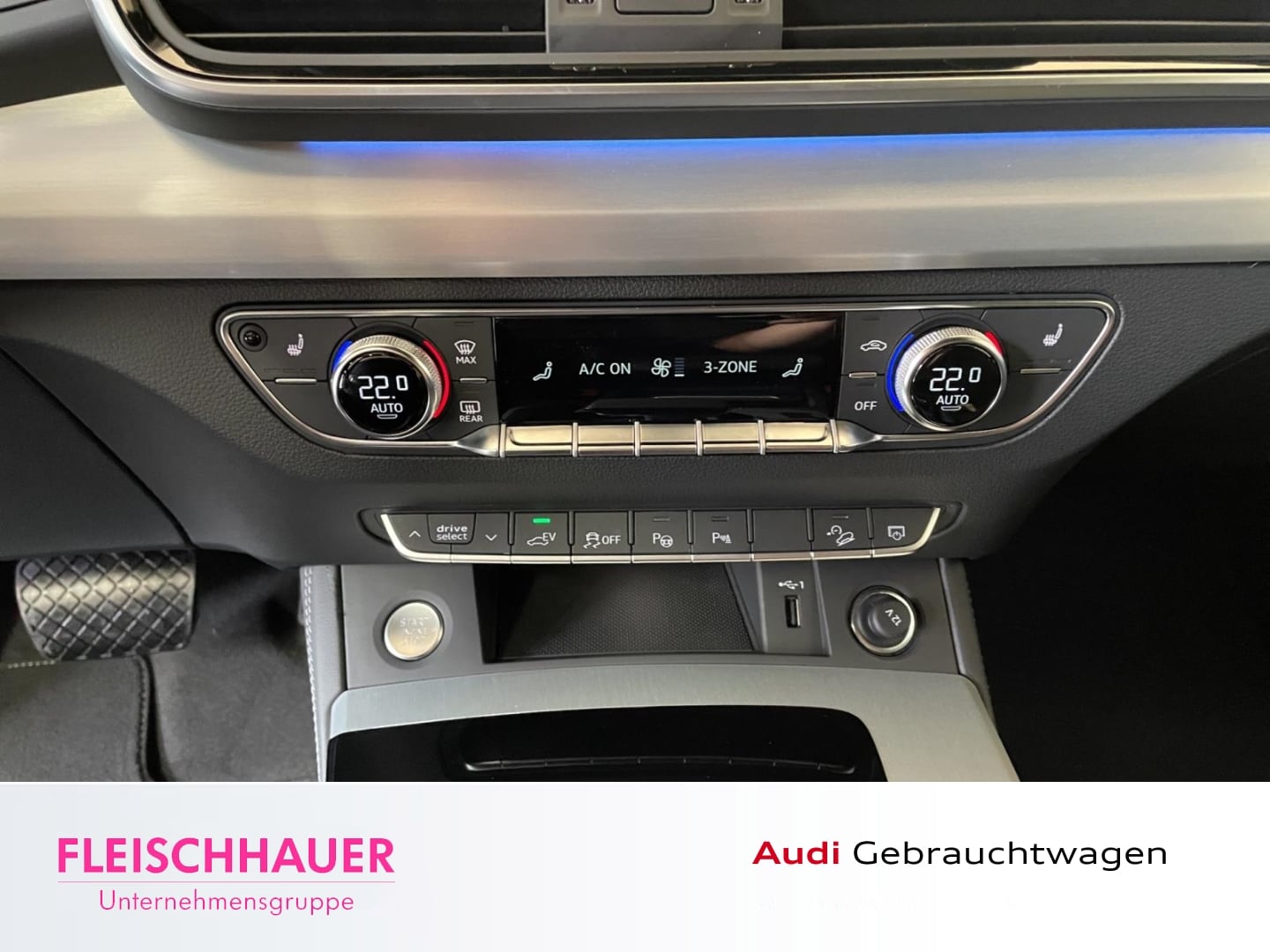 Bild über Audi Q5 Sportback TFSI e S line business 55 TFSI e quattro S tronic - für weitere Informationen kontaktieren Sie den Audi Partner