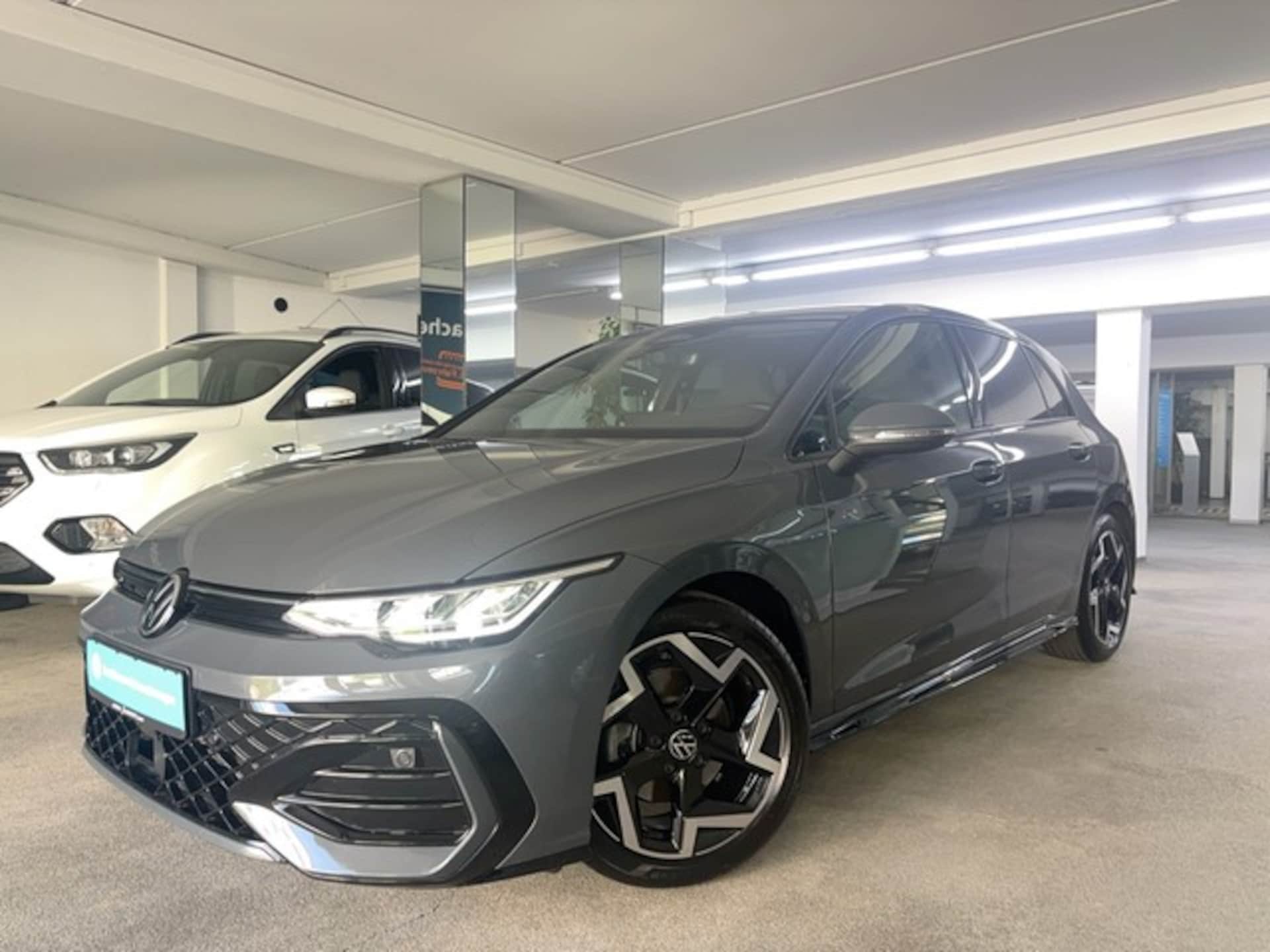 Volkswagen Golf R-Line
