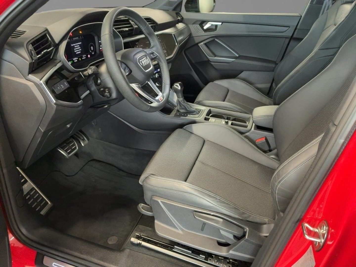 Bild über Audi Q3 S line 40 TDI quattro S tronic - für weitere Informationen kontaktieren Sie den Audi Partner