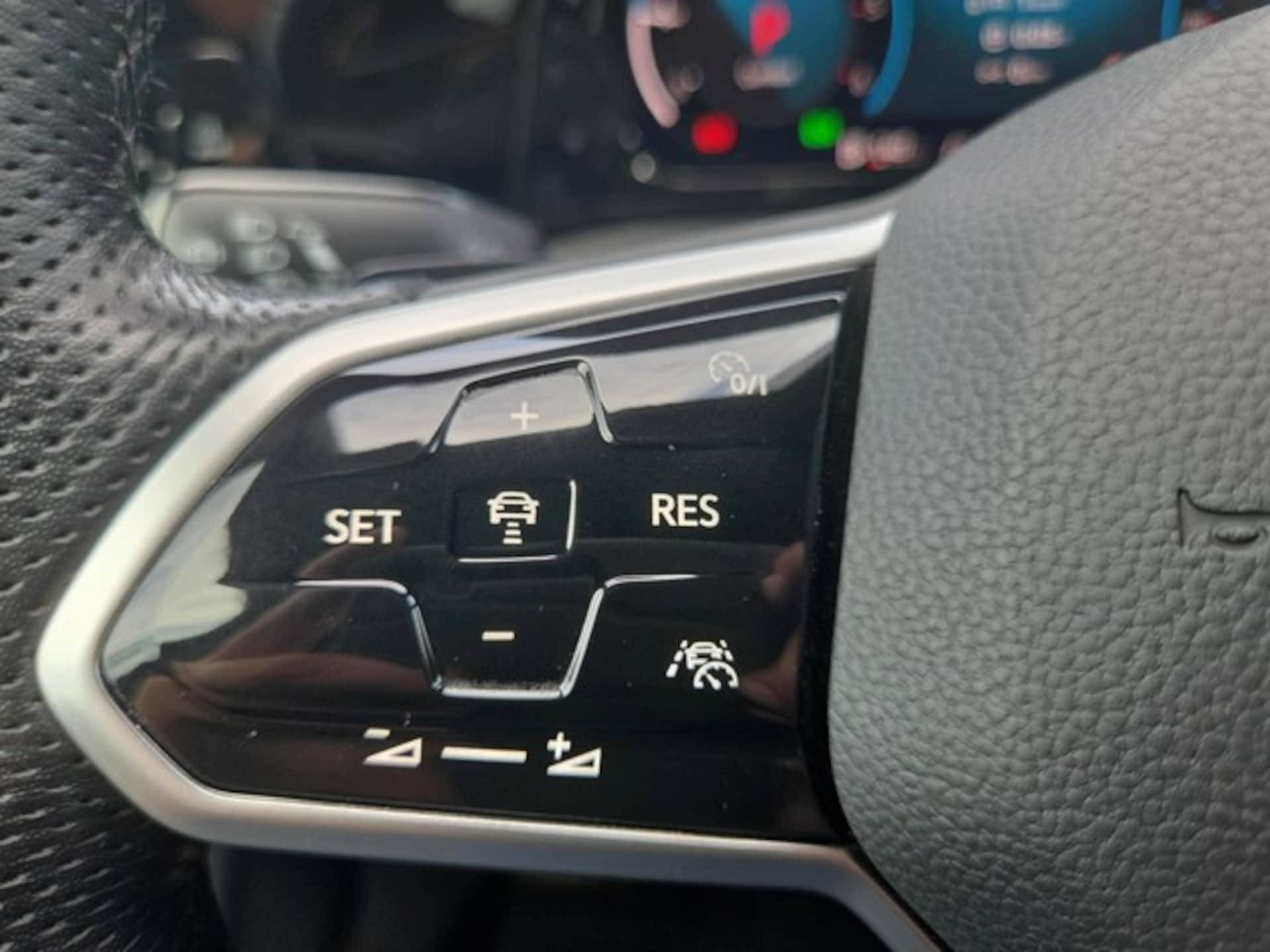 Volkswagen Golf Variant R-Line