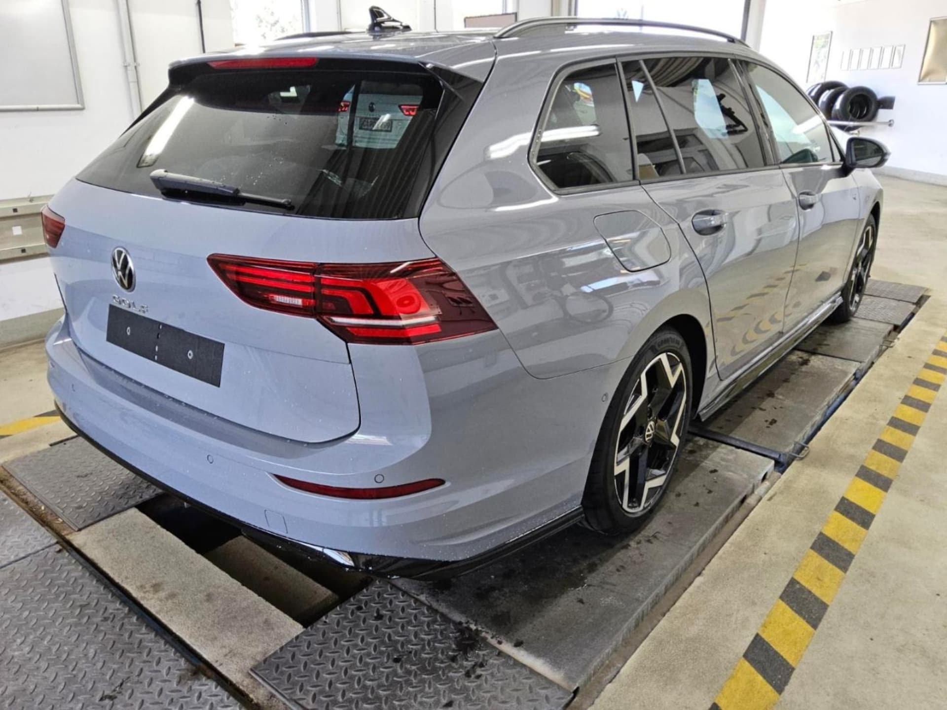 Volkswagen Golf Variant R-Line