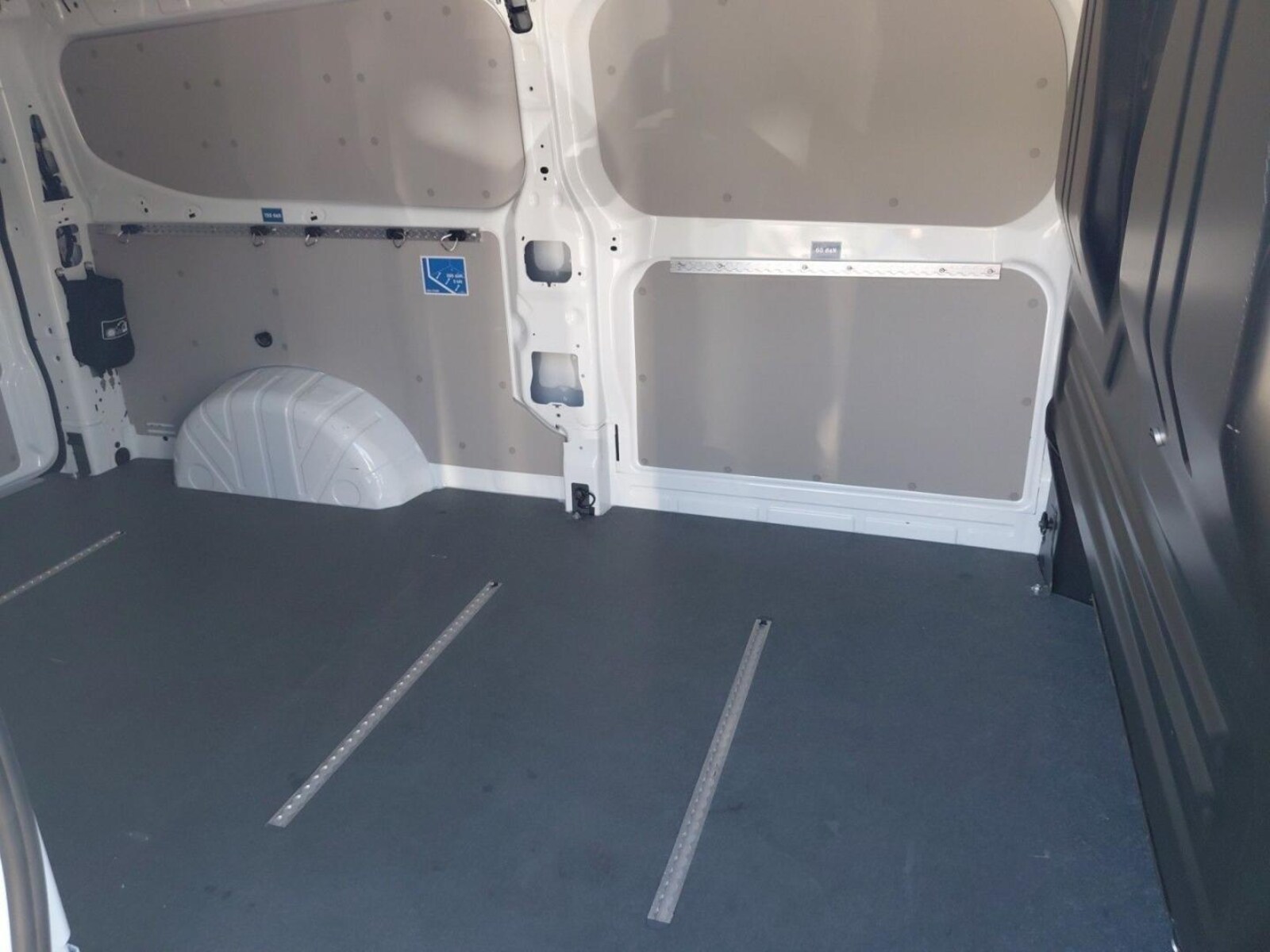 Volkswagen Transporter Kasten langer Radstand – Bild 14