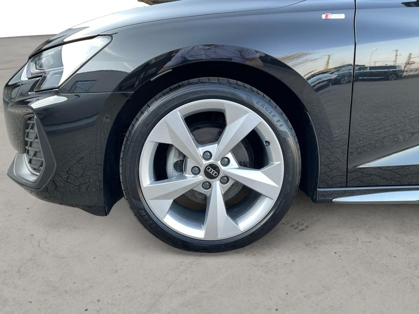 Bild über Audi A3 Sportback S line 35 TFSI S tronic - für weitere Informationen kontaktieren Sie den Audi Partner