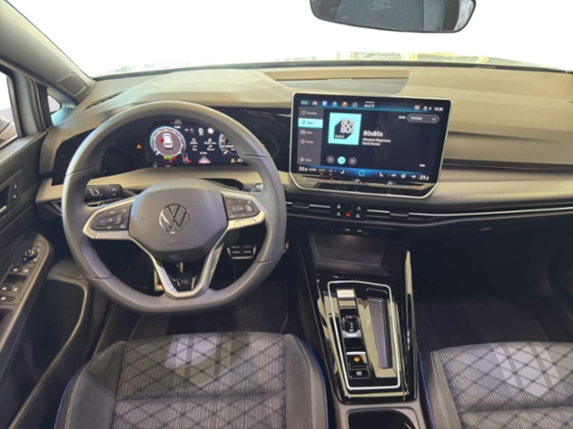 Volkswagen Golf R-Line