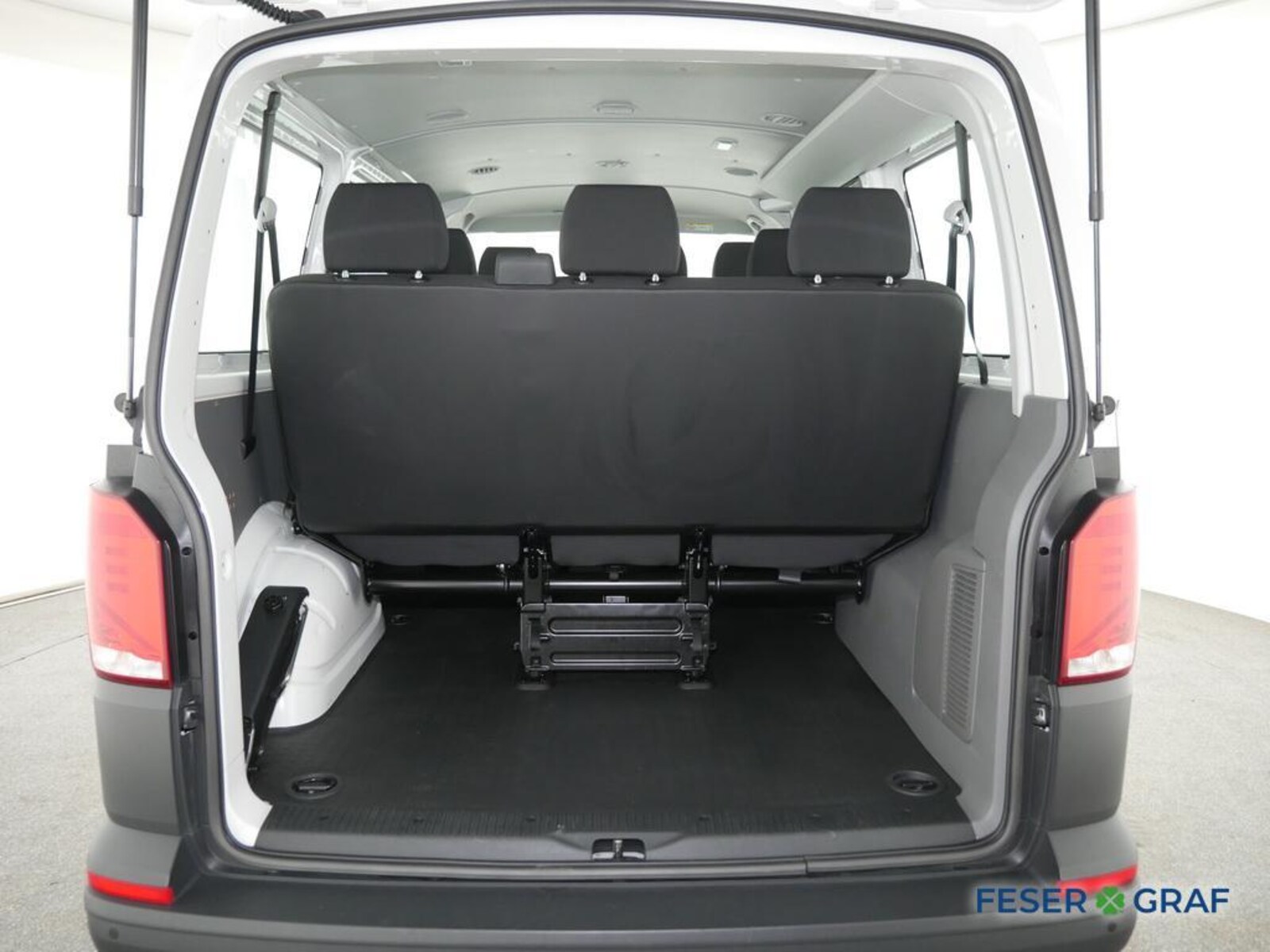 Volkswagen T6.1 Transporter Kombi kurzer Radstand – Bild 11