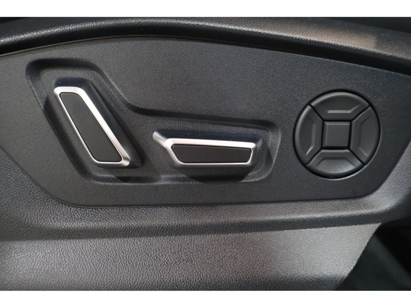 Bild über Audi Q8 SUV 50 TDI quattro tiptronic - für weitere Informationen kontaktieren Sie den Audi Partner
