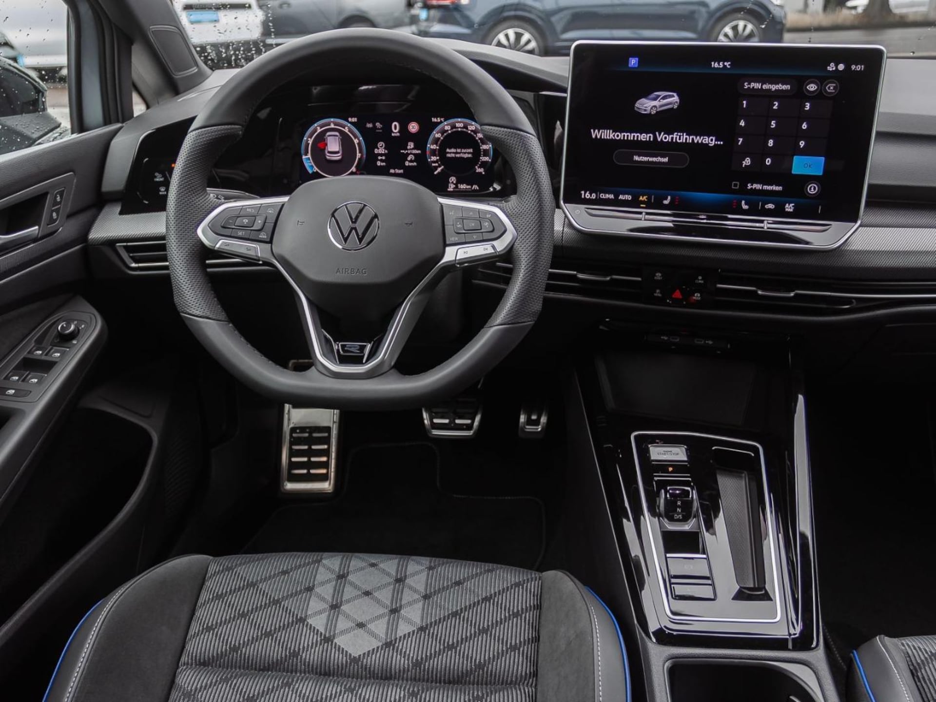 Volkswagen Golf R-Line