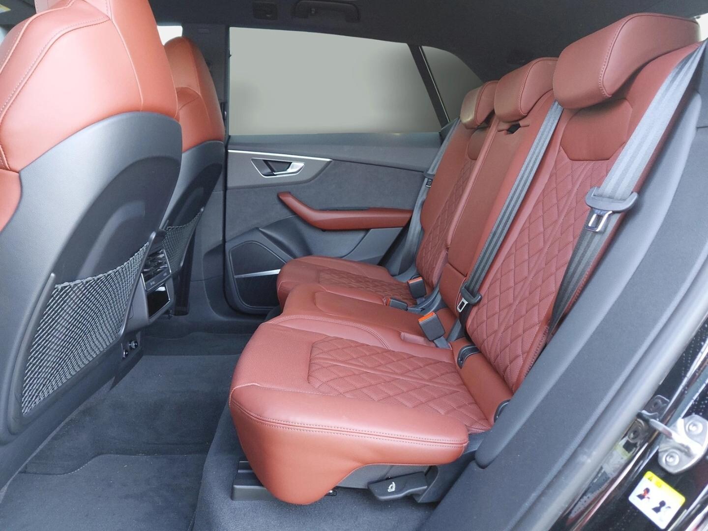 Bild über Audi SQ8 SUV TFSI quattro tiptronic - für weitere Informationen kontaktieren Sie den Audi Partner