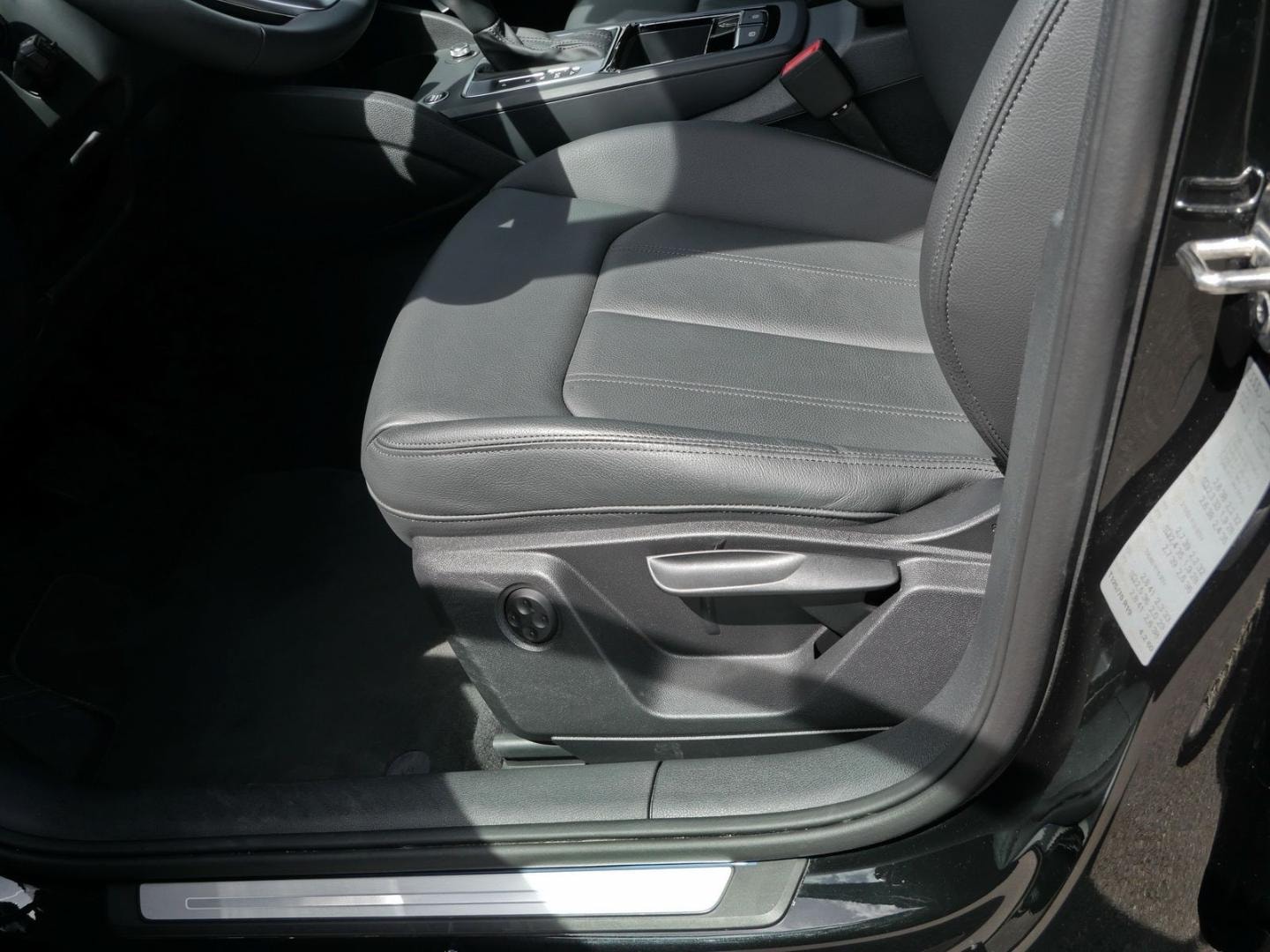 Bild über Audi Q2 advanced 40 TFSI quattro S tronic - für weitere Informationen kontaktieren Sie den Audi Partner