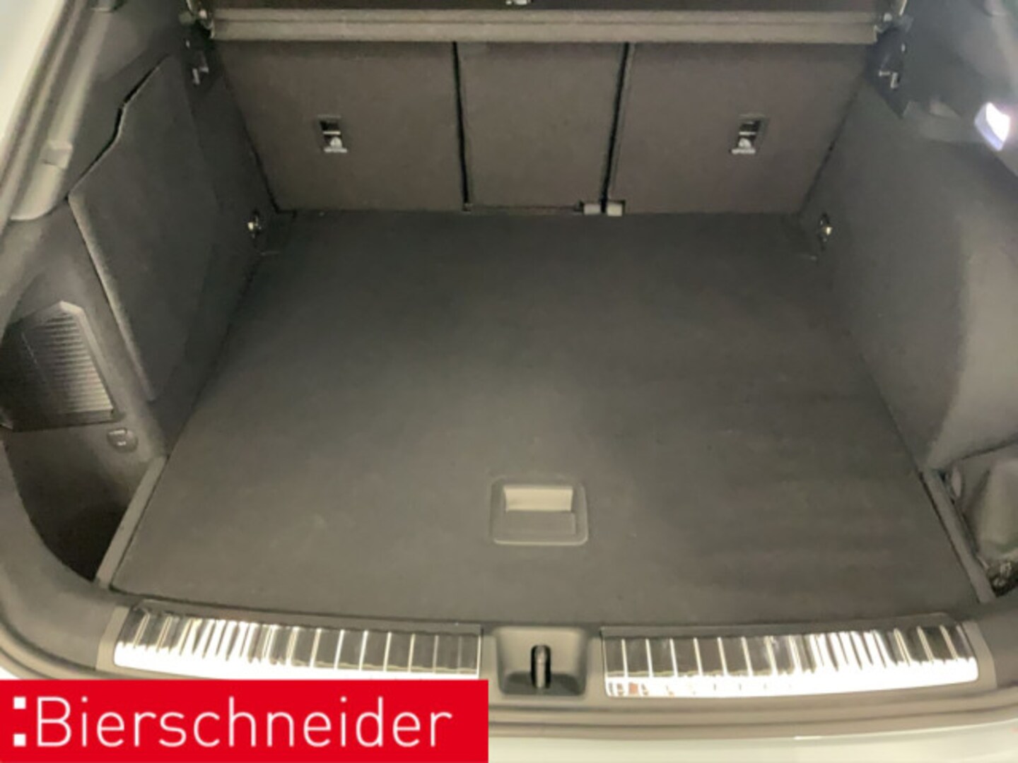 Bild über Audi Q3 Sportback e-hybrid e-hybrid 200 kW S tronic - für weitere Informationen kontaktieren Sie den Audi Partner