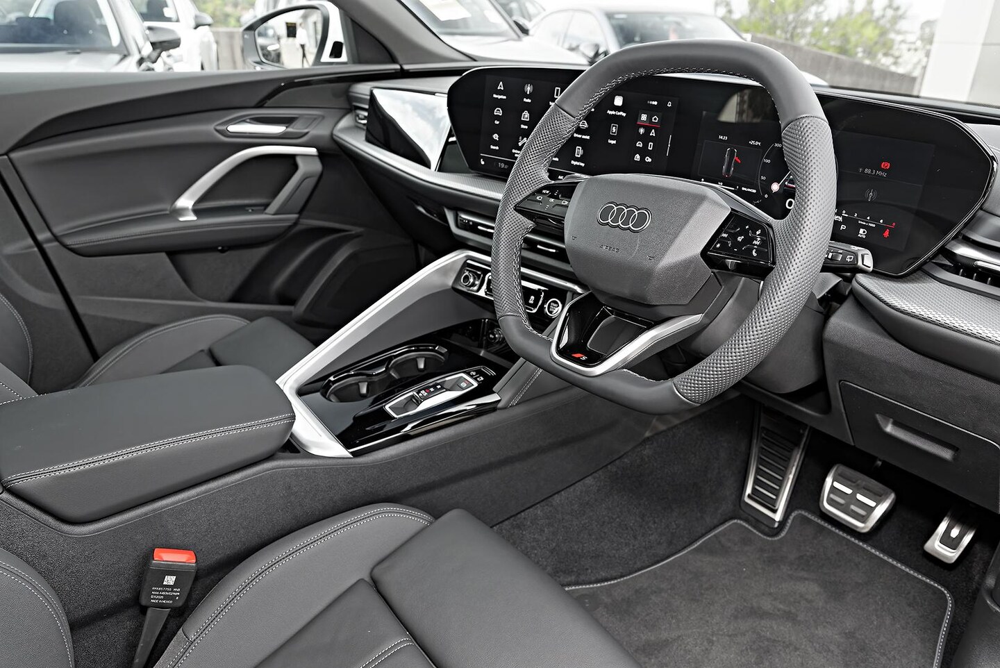Image about Audi Q5 SUV TFSI quattro 200 kW sport