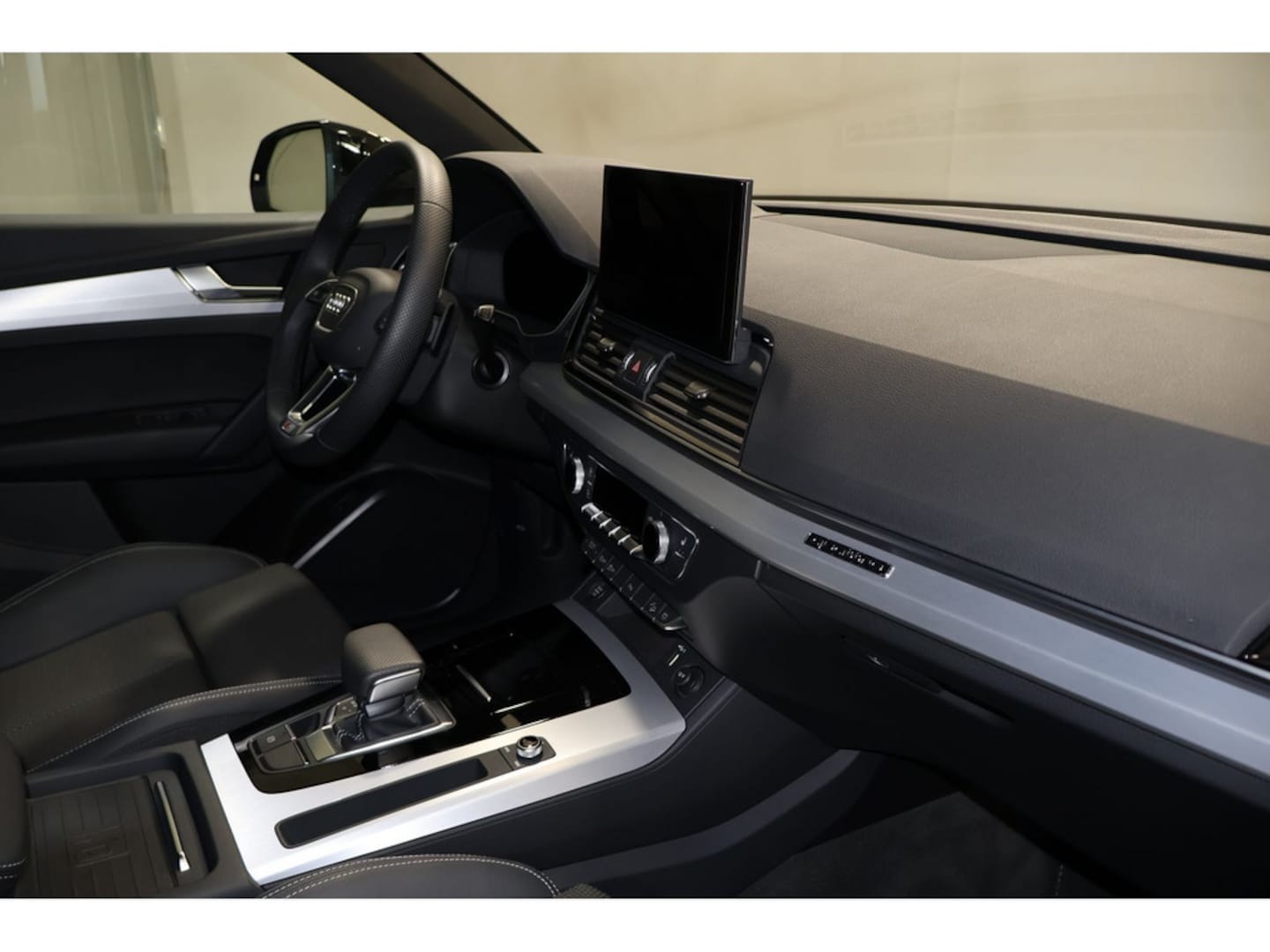 Bild über Audi Q5 Sportback 40 TDI quattro S tronic - für weitere Informationen kontaktieren Sie den Audi Partner