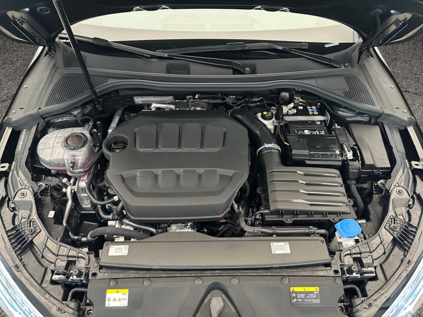 Bild über Audi A3 Limousine TFSI quattro S tronic - für weitere Informationen kontaktieren Sie den Audi Partner
