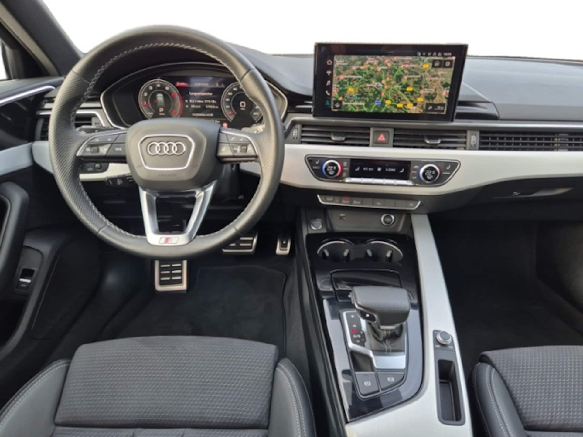 Audi A4 Avant S line