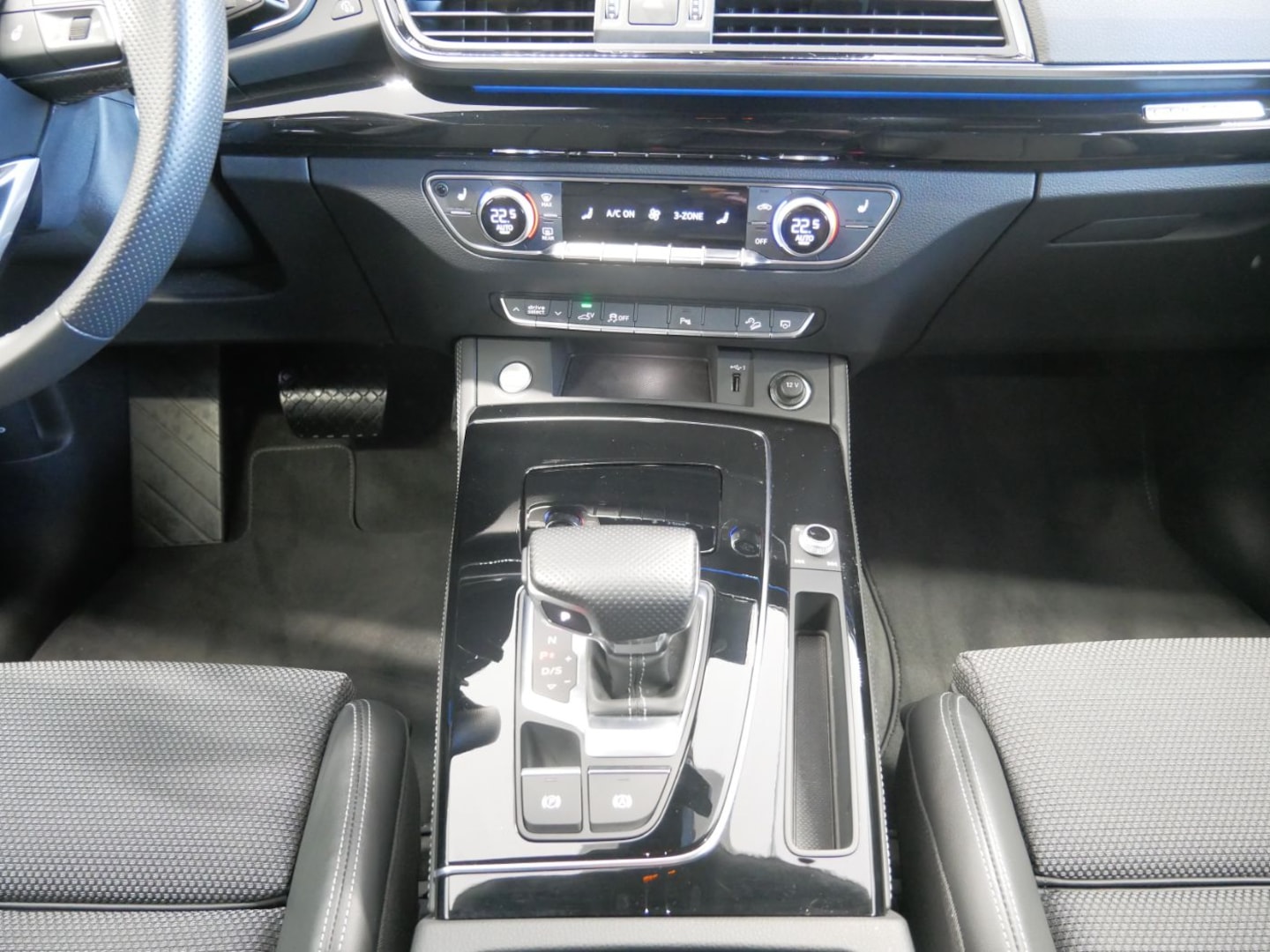 Bild über Audi Q5 Sportback TFSI e S line 55 TFSI e quattro S tronic - für weitere Informationen kontaktieren Sie den Audi Partner