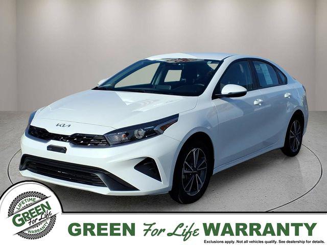 2023 Kia Forte LXS AT's photo