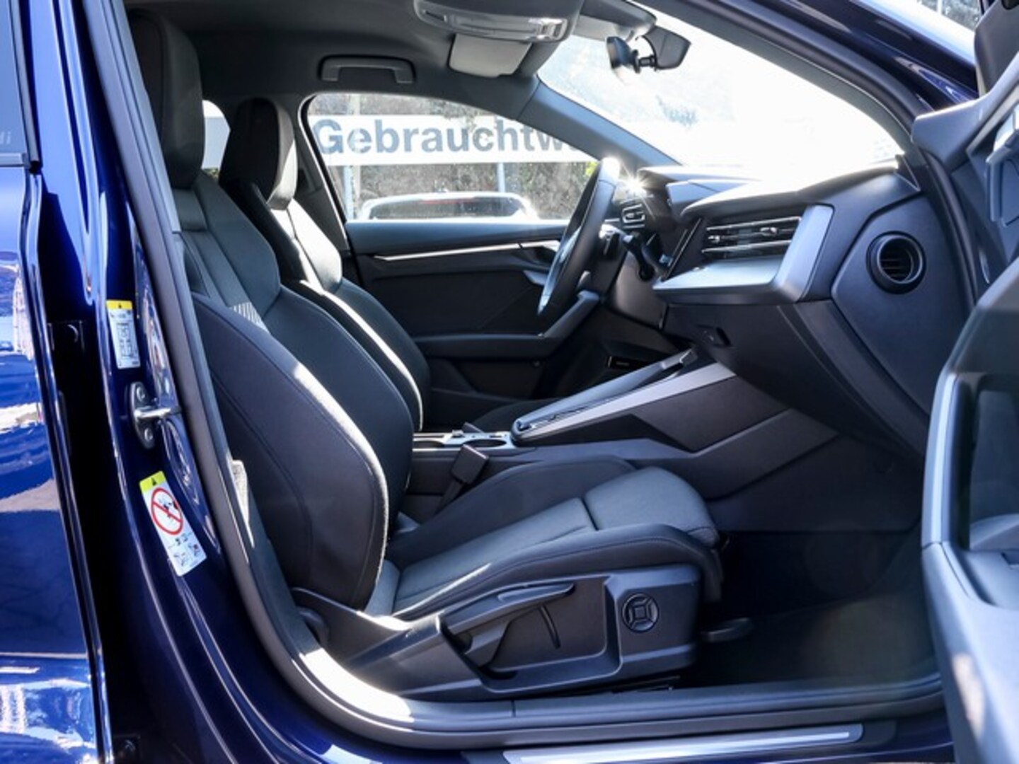 Bild über Audi A3 Sportback S line 35 TFSI S tronic - für weitere Informationen kontaktieren Sie den Audi Partner