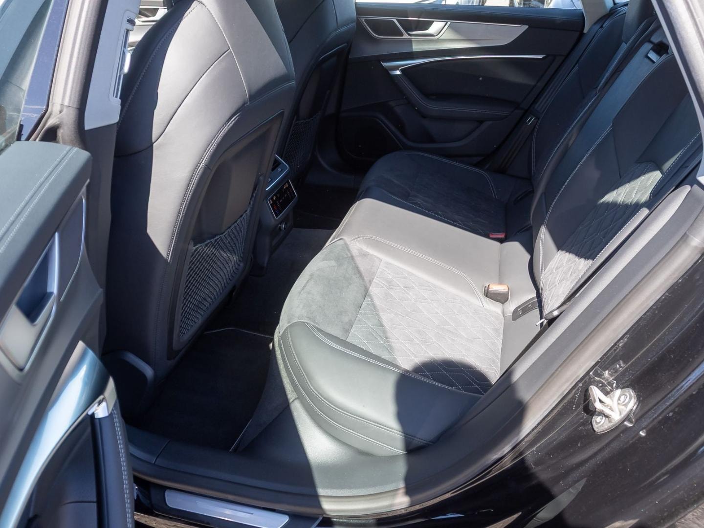 Bild über Audi S7 Sportback TDI quattro tiptronic - für weitere Informationen kontaktieren Sie den Audi Partner