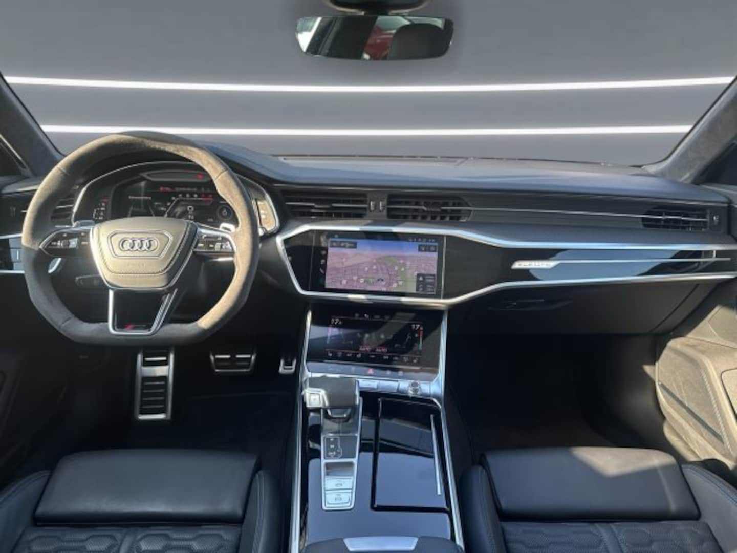 Bild über Audi RS 6 Avant performance quattro tiptronic - für weitere Informationen kontaktieren Sie den Audi Partner
